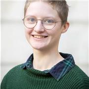 Diplômée de droit et de sociologie, je fais du soutien scolaire